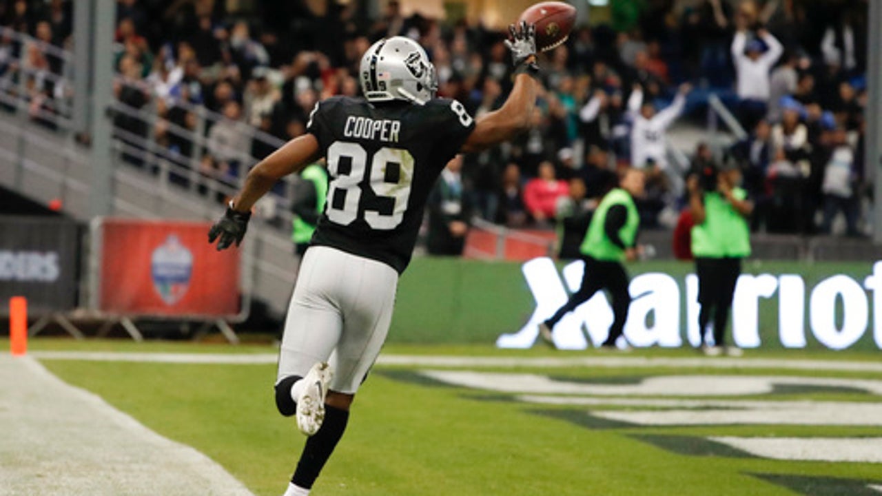 Big plays, disputed calls, lasers highlight return to Mexico